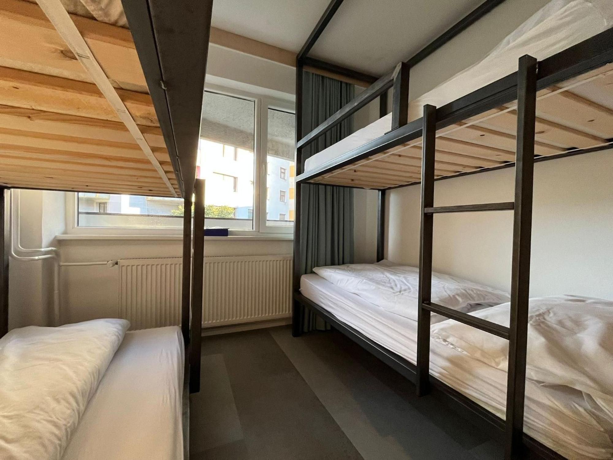 Izy Stay Hostel Bratislava Eksteriør bilde